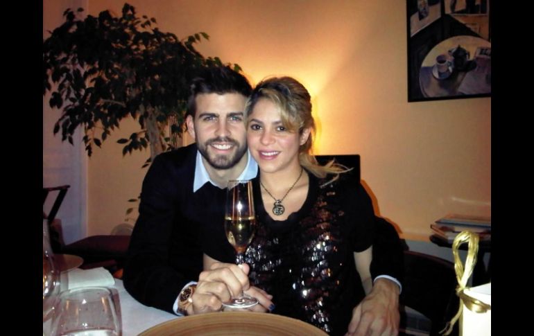 Shakira y Gerard Piqué dan la bienvenida al 2013. ESPECIAL TWITTER  /