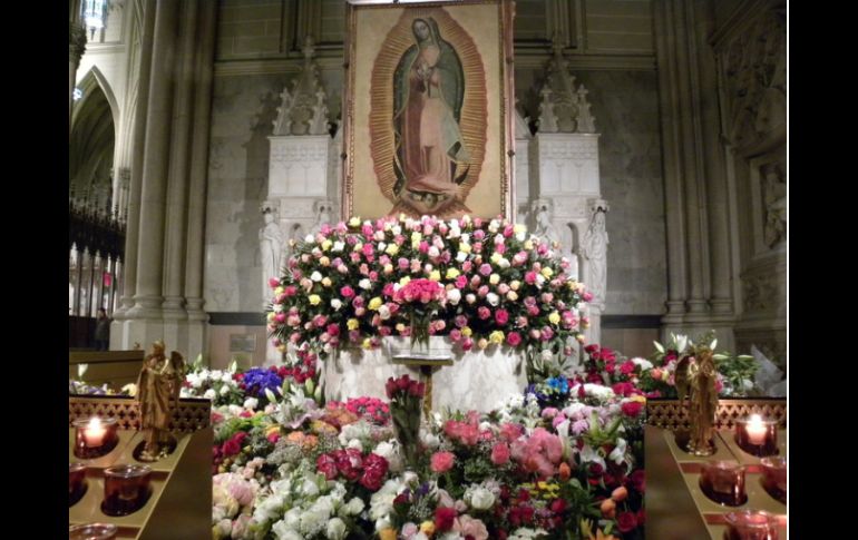 El fuego consumió un tercio de la pintura de la Virgen María así como la sexta estación del Viacrucis. ARCHIVO  /