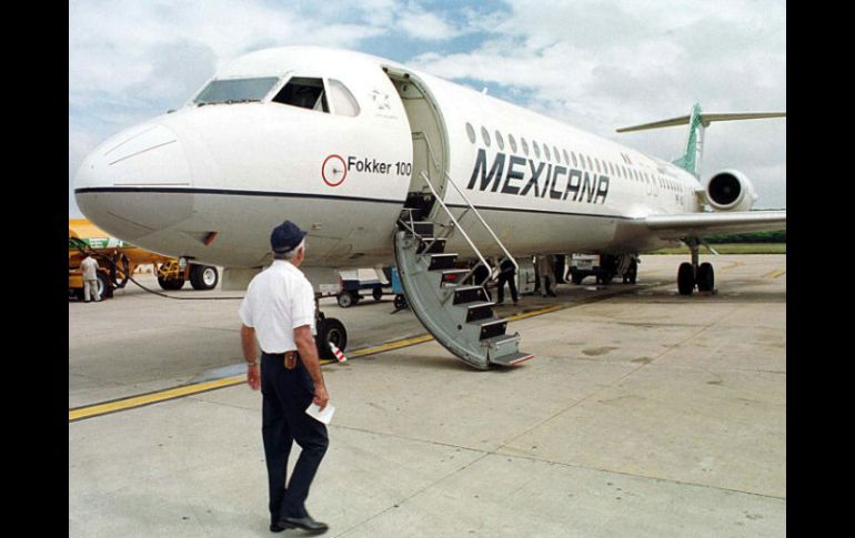 La aerolínea sigue en riesgo de quiebra por falta de inversionistas. ARCHIVO  /