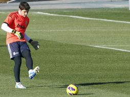 El portero del Real Madrid, Iker Casillas, durante el entrenamiento de su equipo en la Ciudad Deportiva de Valdebebas. EFE EFE /