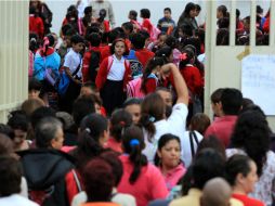 La falta de escuelas provoca una sobrepoblación de entre 50 y 60 alumnos en algunas aulas. ARCHIVO /