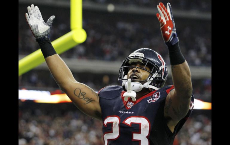 Arian Foster fue el motor de la ofensiva de los Texanos al sumar 140 yardas. REUTERS /