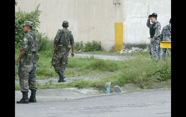 Militares y diversas corporaciones de ambos estados se coordinan para el operativo. ARCHIVO /