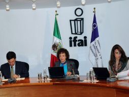 El IFAI exige hacer públicos convenios entre las empresas de telecomunicaciones. ARCHIVO /