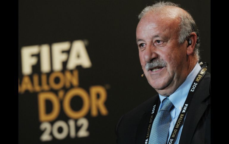 Vicente Del Bosque durante la ceremonia de entrega del galardón en Zúrich. AP /