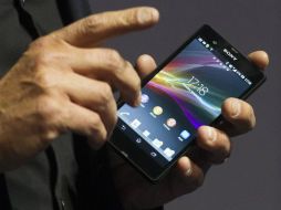 El Xperia Z es un teléfono con pantalla táctil de alta resolución de cinco pulgadas. REUTERS /