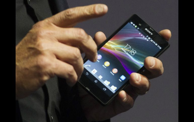 El Xperia Z es un teléfono con pantalla táctil de alta resolución de cinco pulgadas. REUTERS /