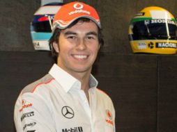 El tapatío fue presentado ayer como el nuevo piloto de McLaren para 2013. ESPECIAL /