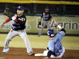 Algodoneros de Guasave clasificaron luego de derrotar a los Yaquis de Obregón. ESPECIAL /