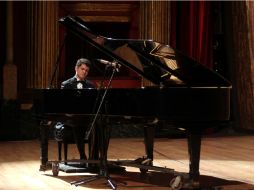 El pianista Santiago Lomelín logró enganchar de inmediato a la concurrencia.  /