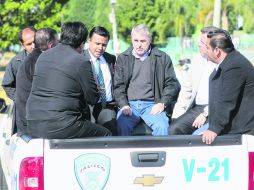 El gobernador y el alcalde de Zapopan, entre otros funcionarios, recorrieron ayer el nodo vial de Juan Palomar y Periférico. EL INFORMADOR /