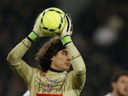 Ochoa fue fundamental para que Ajaccio sumará puntos en su visita al Parque de los Principes. AFP /