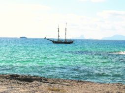 Imágenes. En Formentera el tiempo parece haberse detenido, los barcos que se ven se asemejan a aquellas grandes embarcaciones piratas.  /