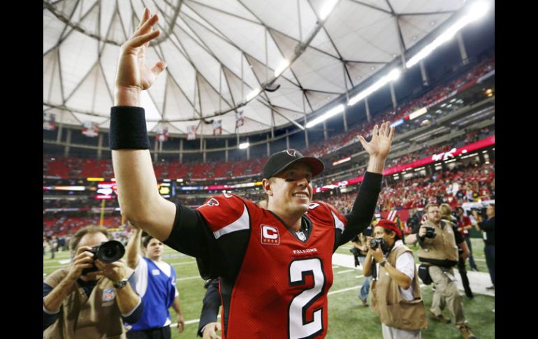 Matt Ryan por fin gana en un partido de playoffs en su carrera. REUTERS /