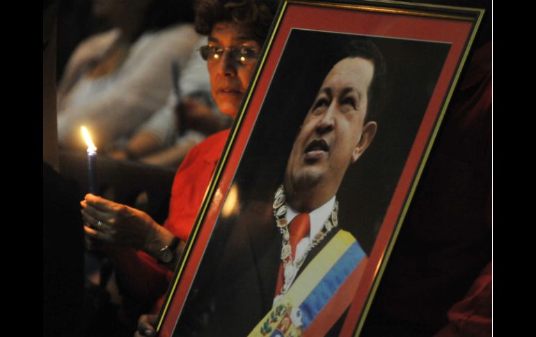 La Constitución venezolana establece que deben celebrarse nuevas elecciones en un plazo de 30 días si Chávez muere. EFE /