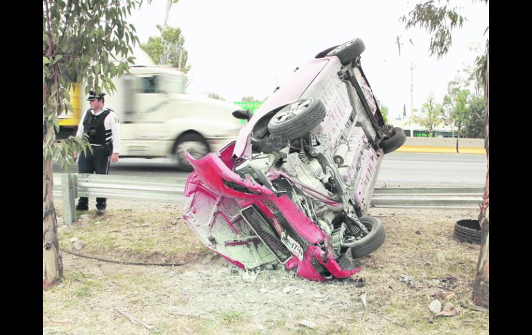 Periférico y Mariano Otero. En la pasada temporada vacacional se registraron 23 muertes por choques en la metrópoli. EL INFORMADOR /