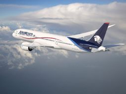 Un avión Boeing 787 Dreamliner de la compañía Aeroméxico sobrevolando los cielos. EFE /