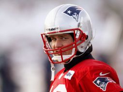 Tom Brady busca ser el mariscal de campo con más victorias en un Super Bowl por encima de Joe Montana. AP /