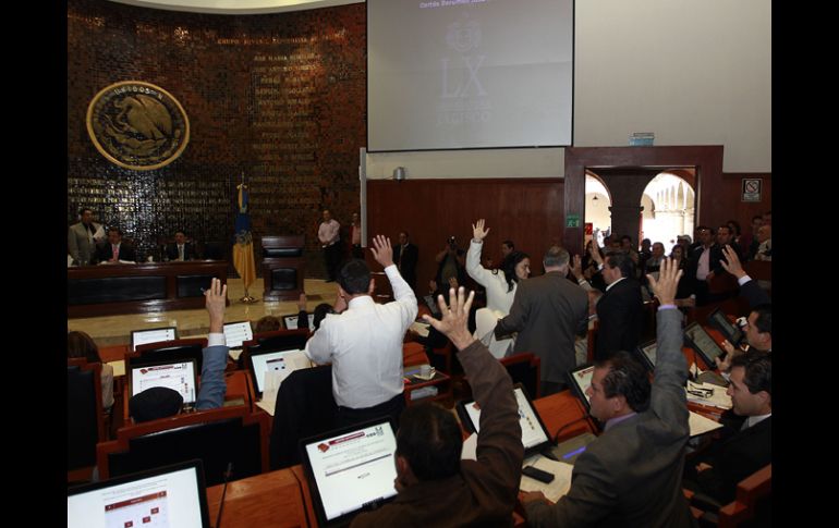 Ayer, el pleno del Congreso del Estado aprobó la reforma educativa del Gobierno federal. EL INFORMADOR /