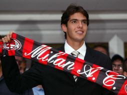 Kaká podría volver al club con el que debutó en Europa hace 9 años. AP /