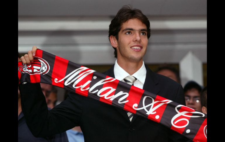 Kaká podría volver al club con el que debutó en Europa hace 9 años. AP /