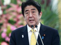 Shinzo Abe tuvo que cancelar su primer viaje hacia el extranjero debido a la crisis. EFE /