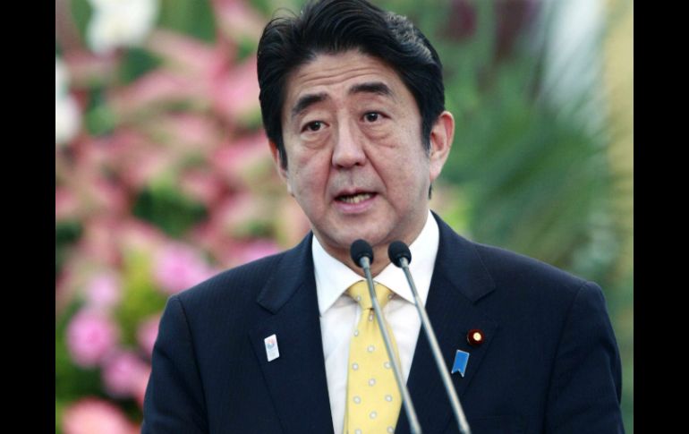 Shinzo Abe tuvo que cancelar su primer viaje hacia el extranjero debido a la crisis. EFE /