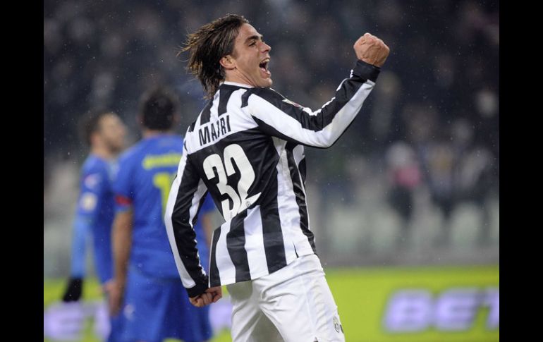 Alessandro Matri festeja uno de los goles de la 'Vecchia Signoria' en el partido. REUTERS /