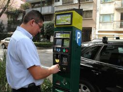 La propuesta de los parquímetros ha dividido a la población de la capital mexicana. ARCHIVO /