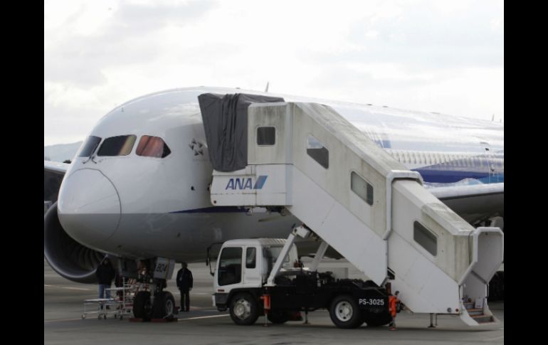 La semana pasada, gobiernos de todo el mundo ordenaron mantener en tierra los Dreamliner. REUTERS /