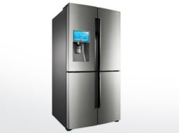 El refrigerador T9000, fabricado por Samsung, tiene una pantalla táctil de 10 pulgadas. ESPECIAL /