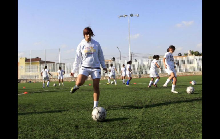 Del 25 al 27 de enero se realizarán pruebas para las jugadoras interesadas en formar parte de la selección. ARCHIVO /