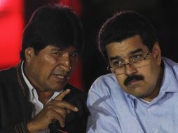 El presidente boliviano, Evo Morales (i) y el vicepresidente venezolano, Nicolás Maduro. ARCHIVO /