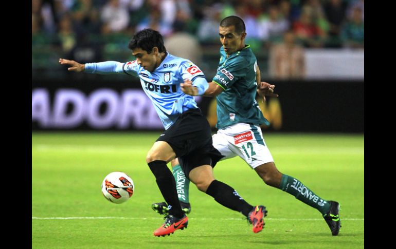 Imagen del juego celebrado en el Nou Camp, entre el León y el Deportes Iqueque. MEXSPORT /