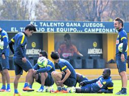 ''El talento gana juegos, el trabajo en equipo... campeonatos'', es un lema que está en el área de entrenamiento del América. MEXSPORT /