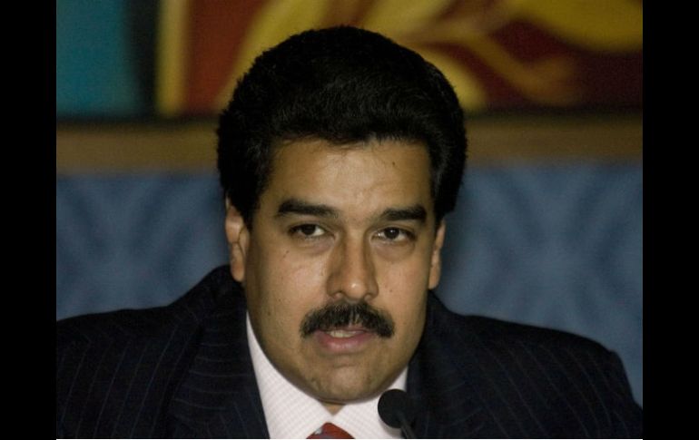 Maduro fue recibido por funcionarios venezolanos que se encuentran en la isla. ARCHIVO /