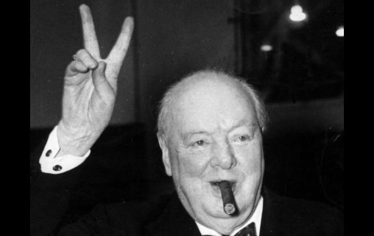 En 1965 muere Winston Churchill. Su liderazgo permitió a Inglaterra hacer frente al empuje alemán durante la Segunda Guerra Mundial. ARCHIVO /