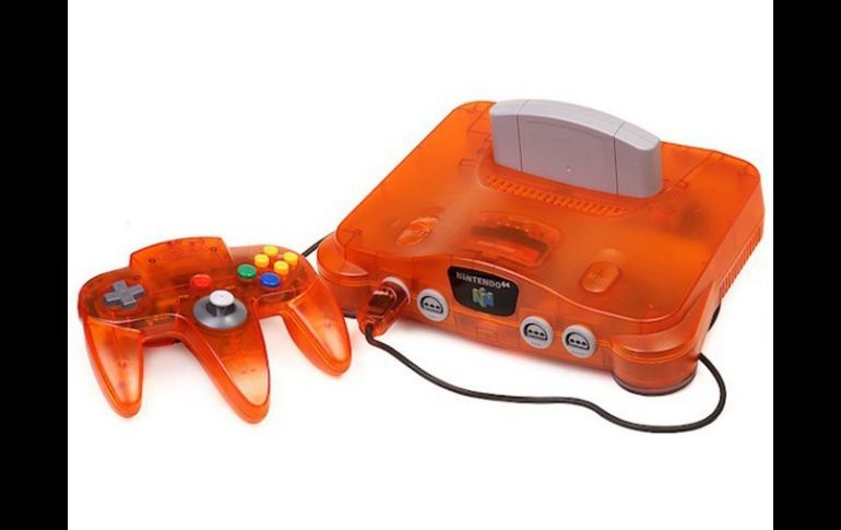 Vistosa, pero apegada a una tecnología que perdía el favor del público, la consola Nintendo 64 ahora es nostalgia tecnológica. ESPECIAL /