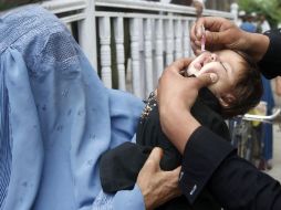 Debido al riesgo de contagio, niños menores de cinco años recibirán gotas contra la polio. ARCHIVO /