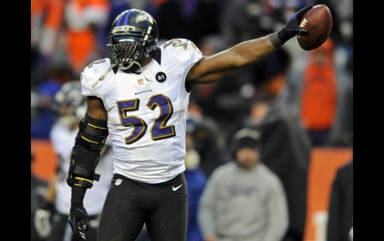 Ray Lewis busca retirarse con un anillo más de Super Bowl. AP /