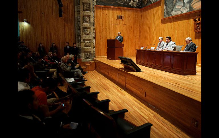 Desde ayer por la mañana y hasta hoy por la tarde, los candidatos a suceder a Marco Antonio Cortés Guardado han llevado sus propuestas.  /