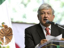 AMLO se encuentra integrando comités municipales para  Morena, en espera de constituirse en partido político. ARCHIVO /