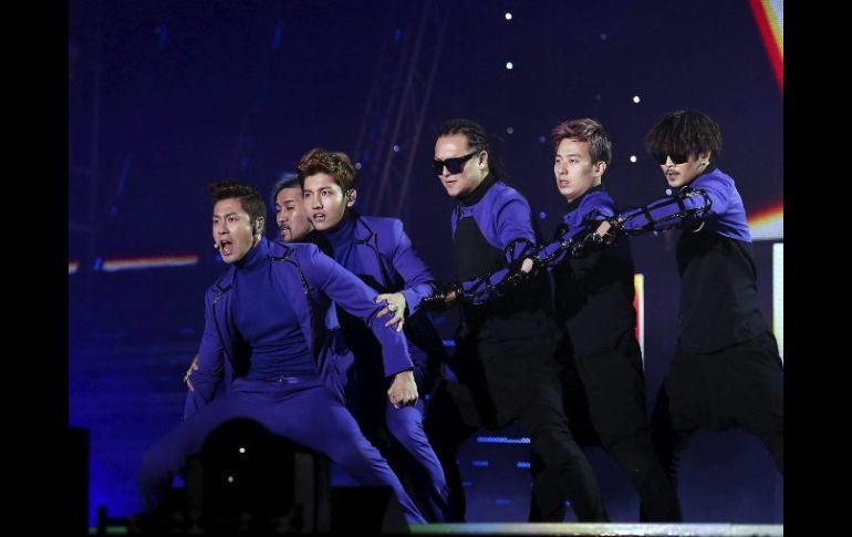 Superjunior y Big Bang son grupos juveniles masculinos de K-pop que comienzan a sonar en el mundo. EFE /