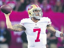 El público estará pendiente de Colin Kaepernick, que se ha convertido en inspiración para los fanáticos del equipo de la Bahía. AP /