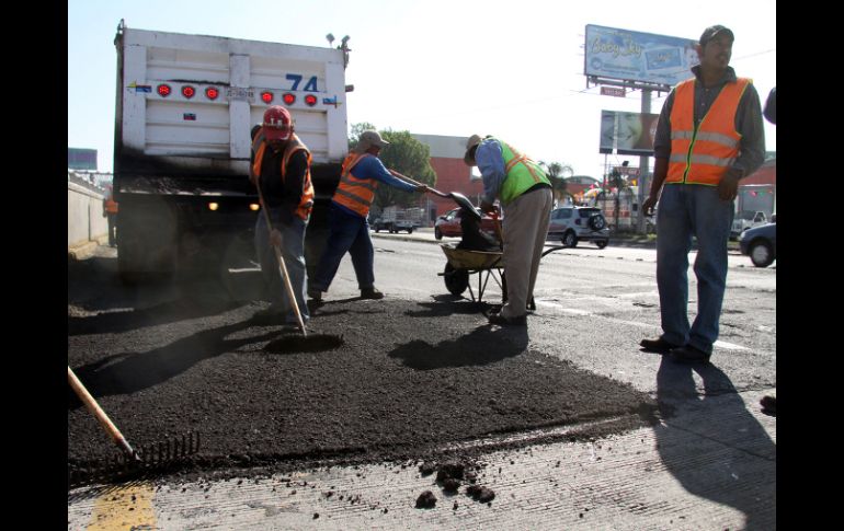 Los trabajos se realizan independientemente de la obra de pavimentación que se realiza en los laterales de dicha zona. ESPECIAL /