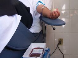 La edad ideal para donar sangre es a partir de los 18 y hasta los 65 años. ARCHIVO /