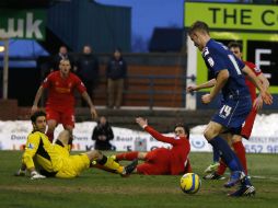 La sorpresa en la jornada la da el Oldham al echar de la competición a Liverpool. REUTERS /