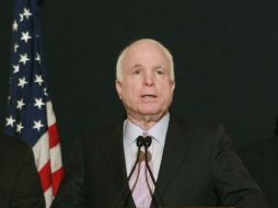 McCain dice que la reforma a la inmigración debe convencer a cualquier republicano. ARCHIVO /