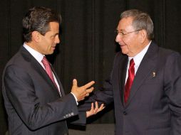 Imagen de la reunión entre Peña y Castro. AFP /