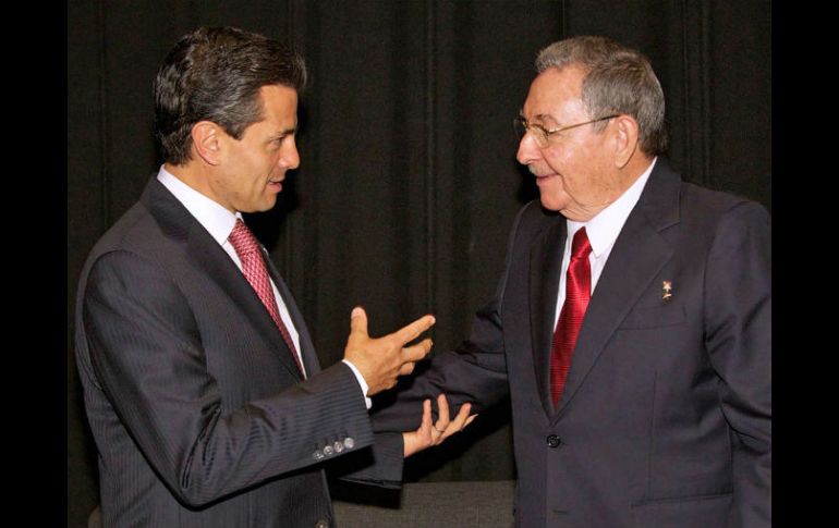 Imagen de la reunión entre Peña y Castro. AFP /